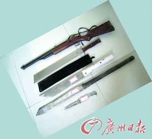 廣州一老板因多看黑幫頭目一眼遭砸店 損失數(shù)萬